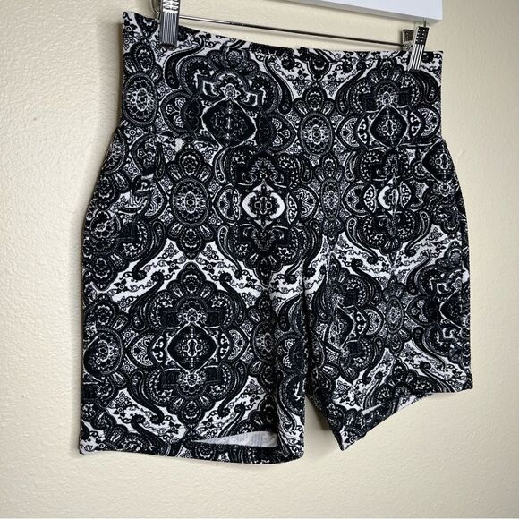 Black White Paisley Mandala Textured Scuba Shorts Tall Band Pockets Women Medium - Picture 2 of 11